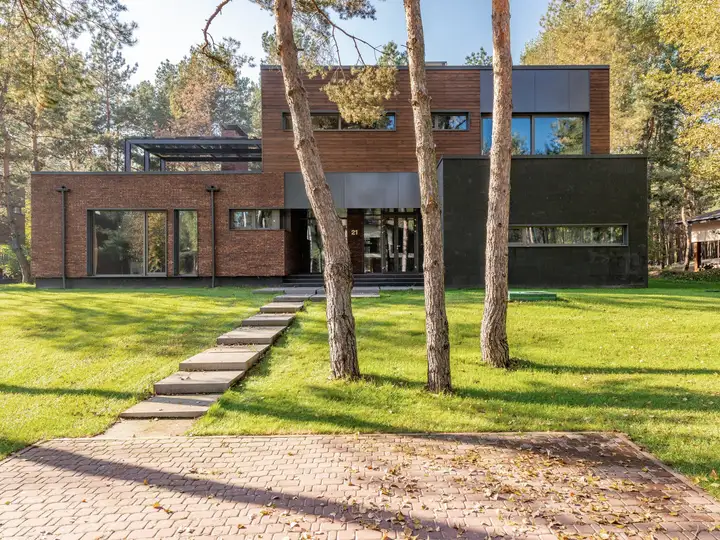 A garden house, sample sold home